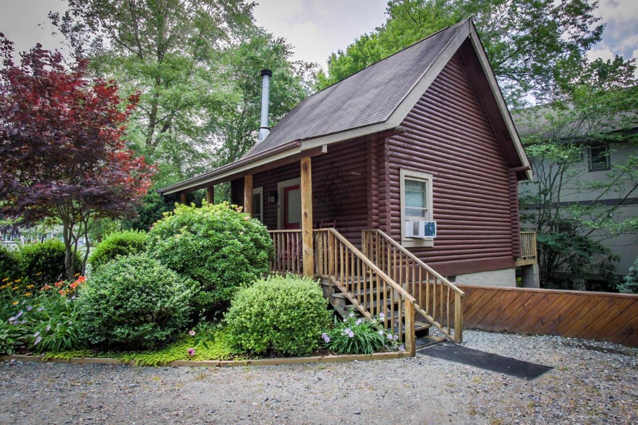 | Mountainaire Inn and Log Cabins