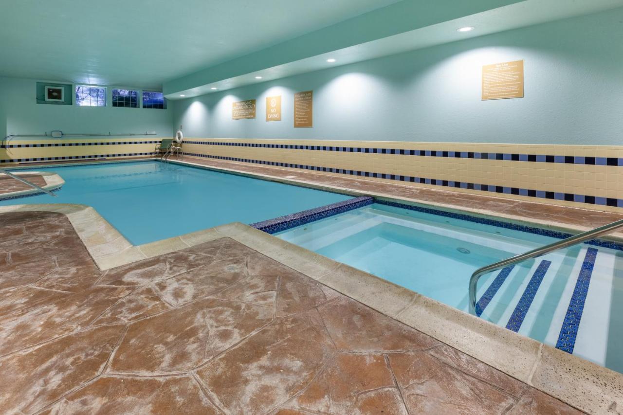 | Candlewood Suites-West Springfield, an IHG Hotel