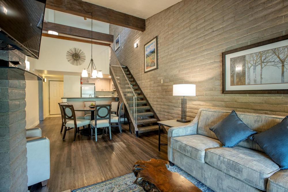 | Sandstone Creek Club Condominiums