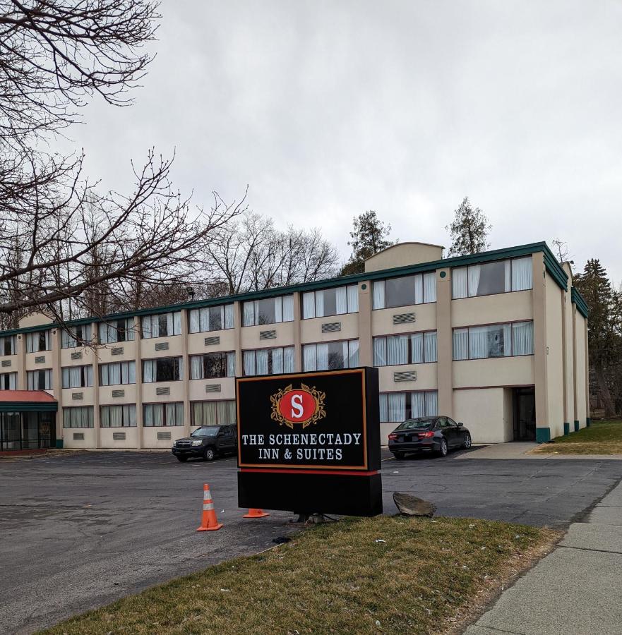  | The Schenectady Inn & Suites