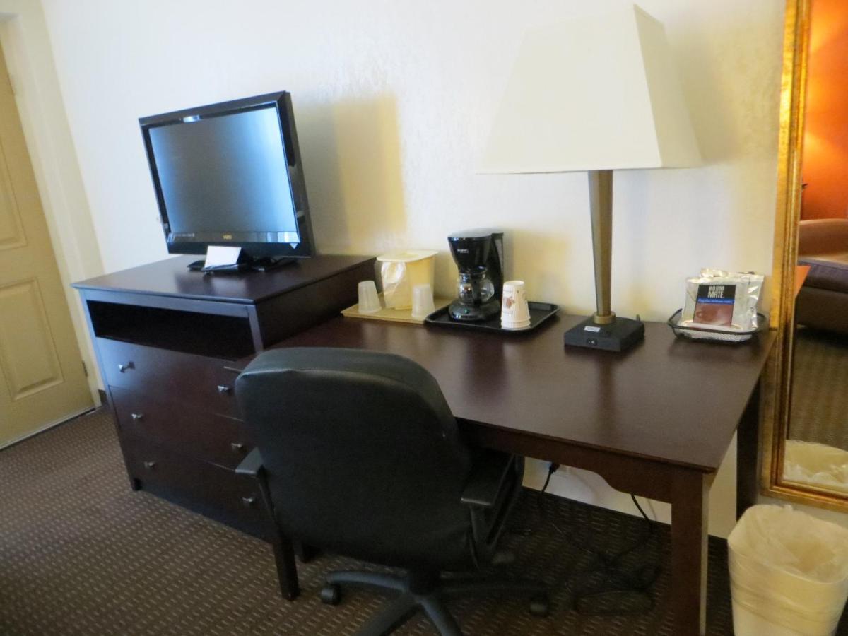 Double Room with Two Double Beds - Non-Smoking at Days Inn by Wyndham Cave City