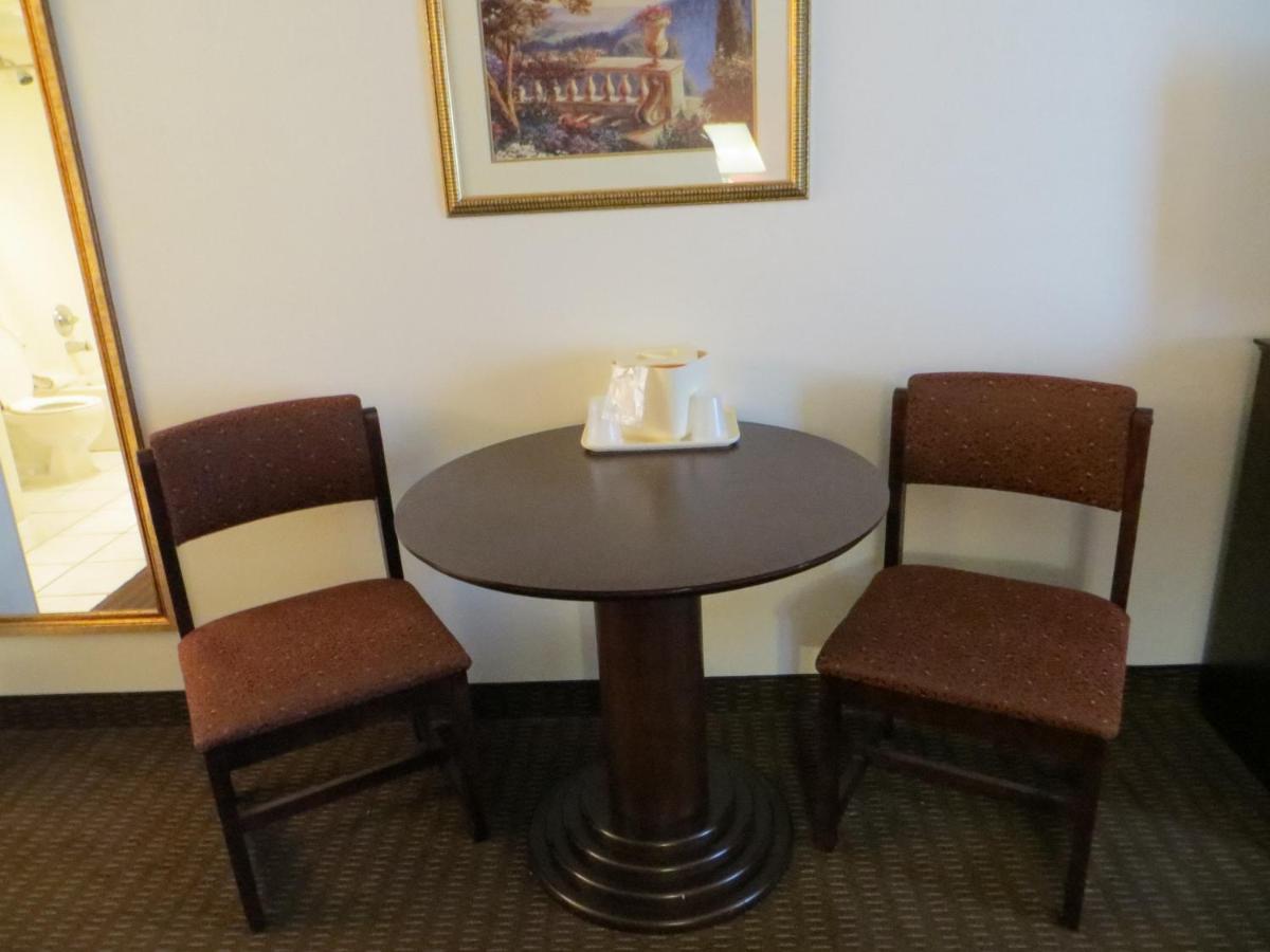 Double Room with Two Double Beds - Non-Smoking at Days Inn by Wyndham Cave City