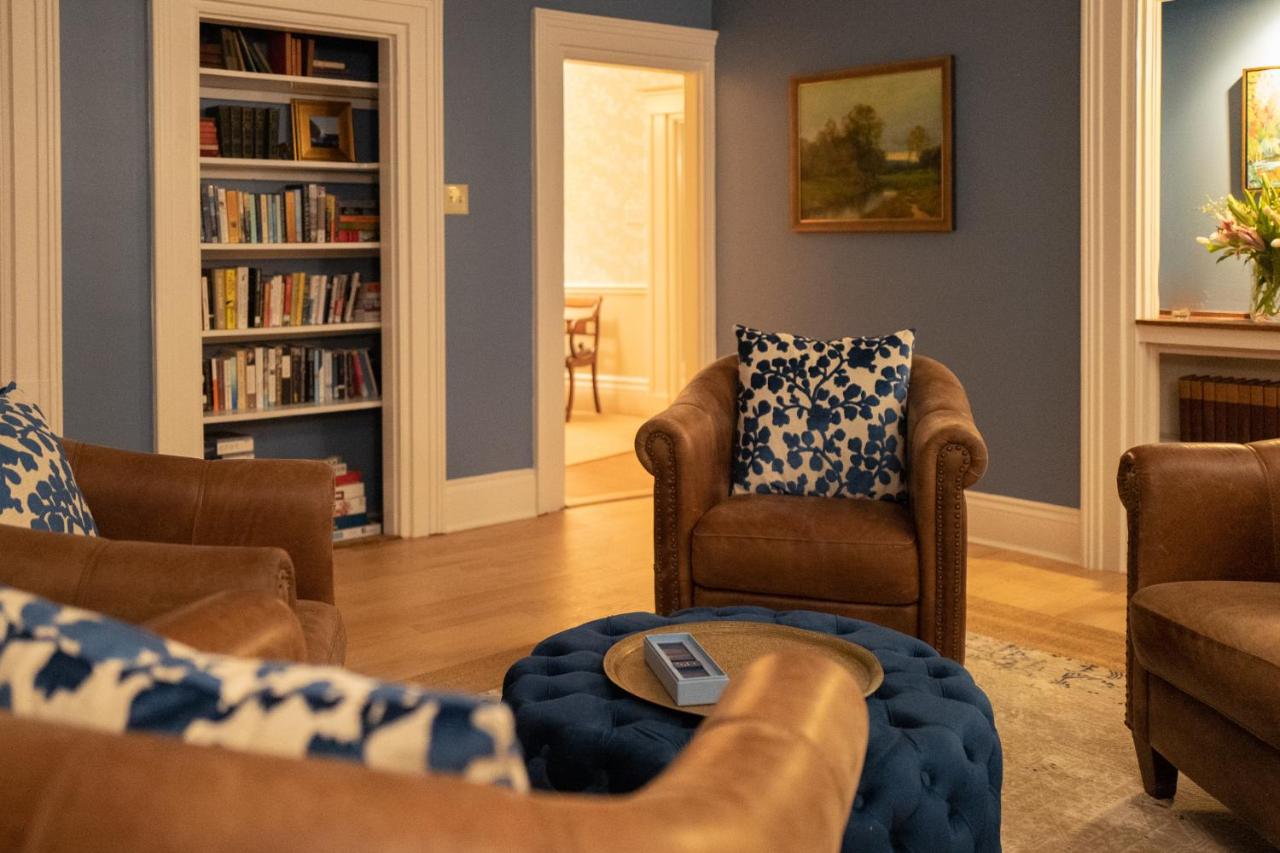 | OneSixtyFive, The Inn on Park Row