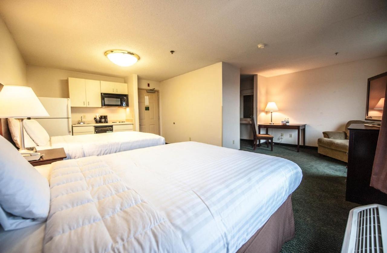 | Greystone Inn & Suites