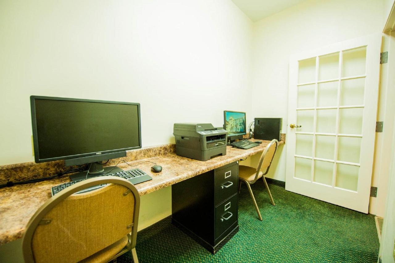 | Greystone Inn & Suites