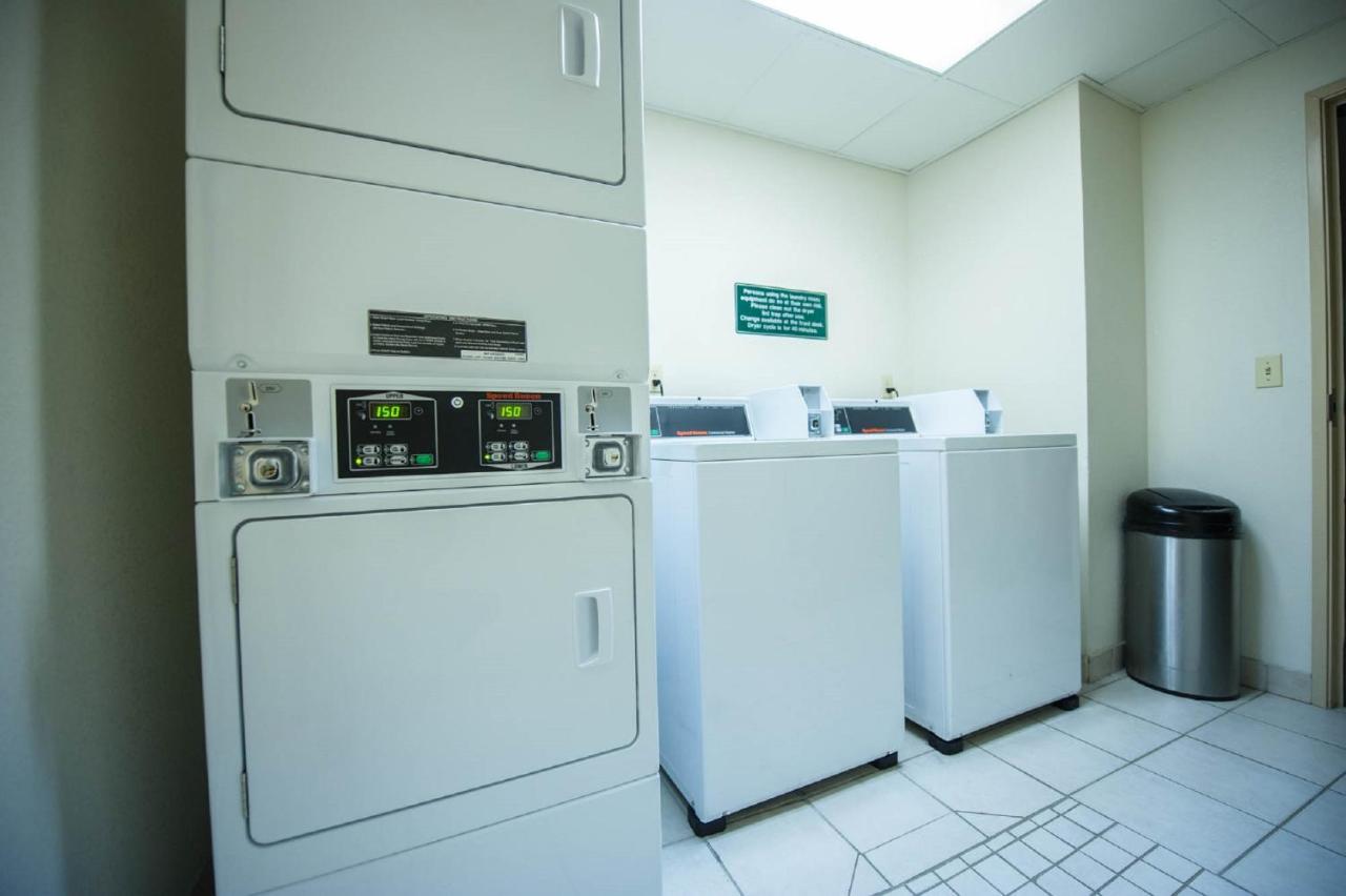 | Greystone Inn & Suites
