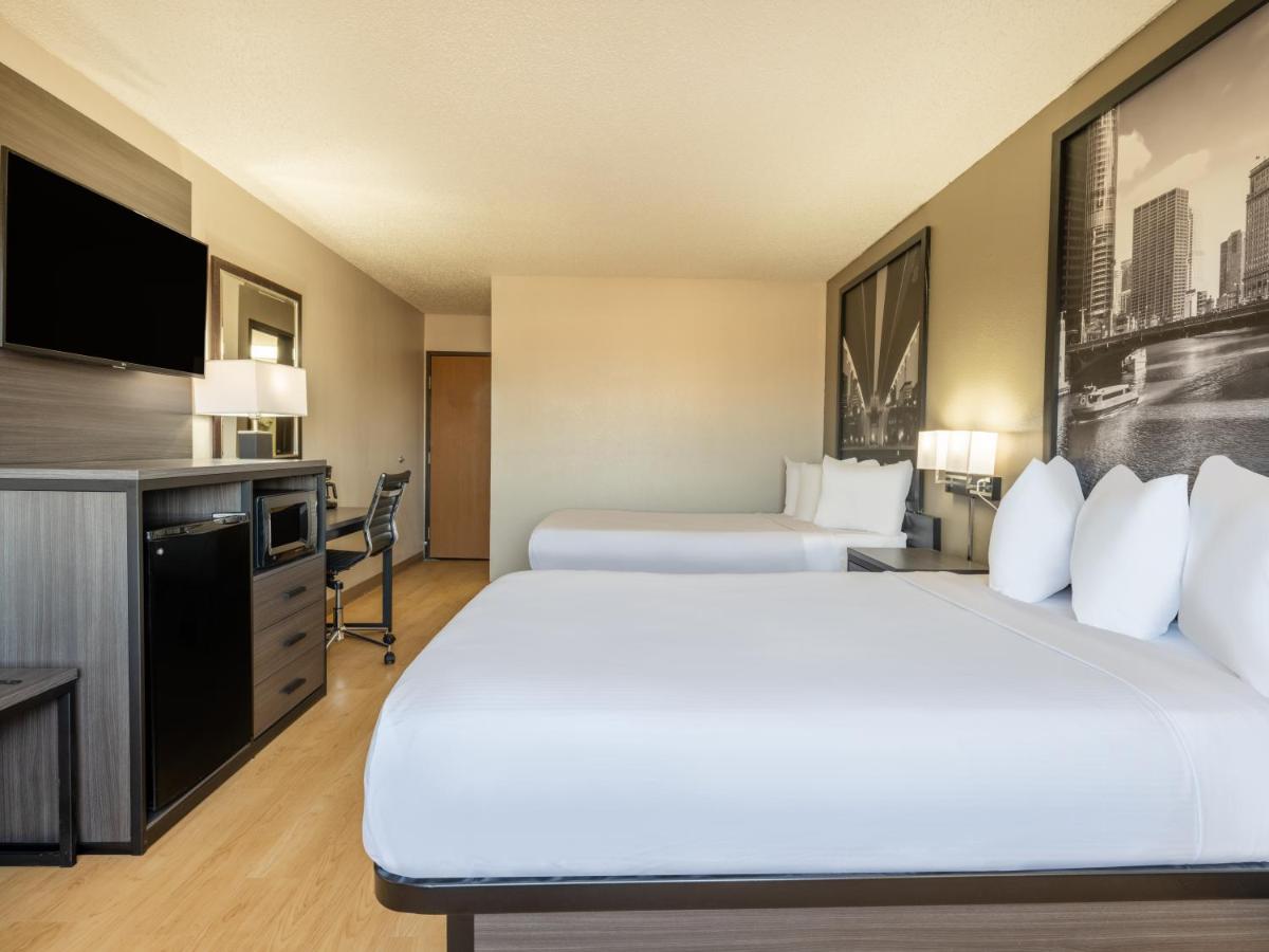 Double Room - Disability Access/Non-Smoking at Super 8 by Wyndham Clinton