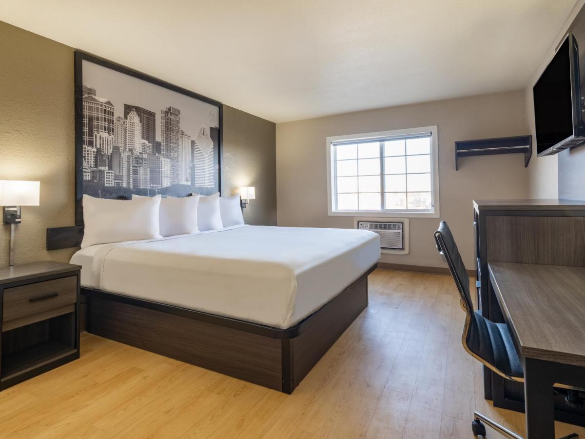 King Room - Non-Smoking at Super 8 by Wyndham Clinton