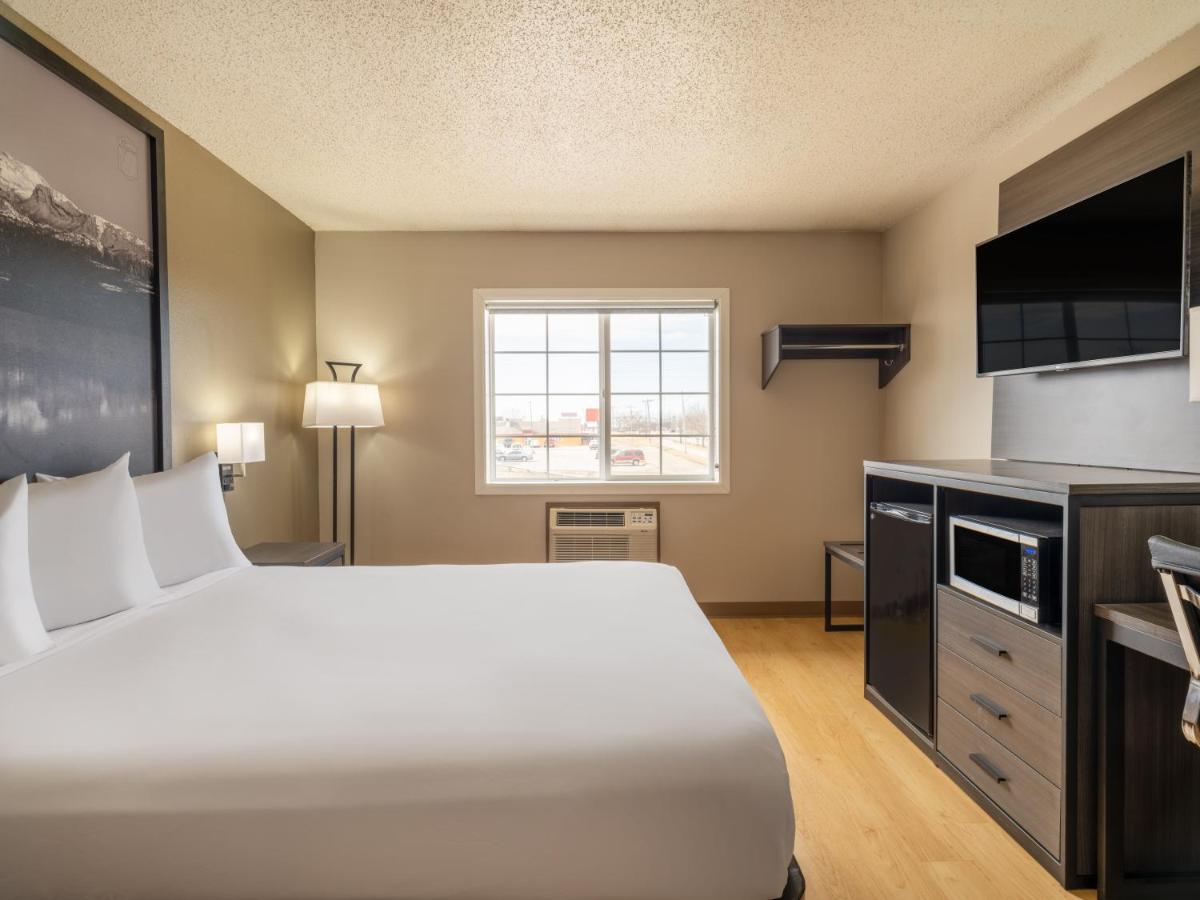 Queen Room - Non-Smoking at Super 8 by Wyndham Clinton