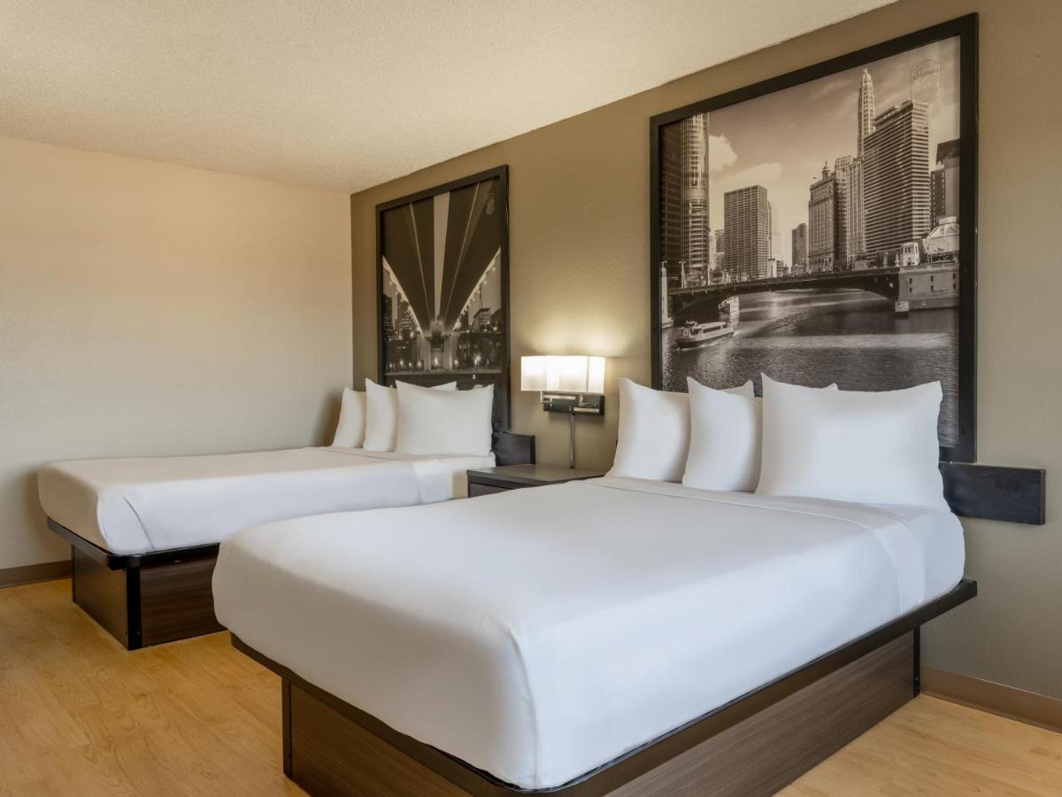 Double Room - Disability Access/Non-Smoking at Super 8 by Wyndham Clinton