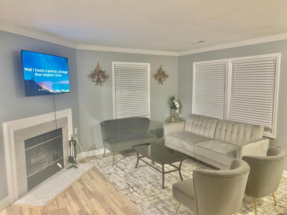 | Cheerful 3 bedroom 2.5 bath. 1 KING bed 2 queens