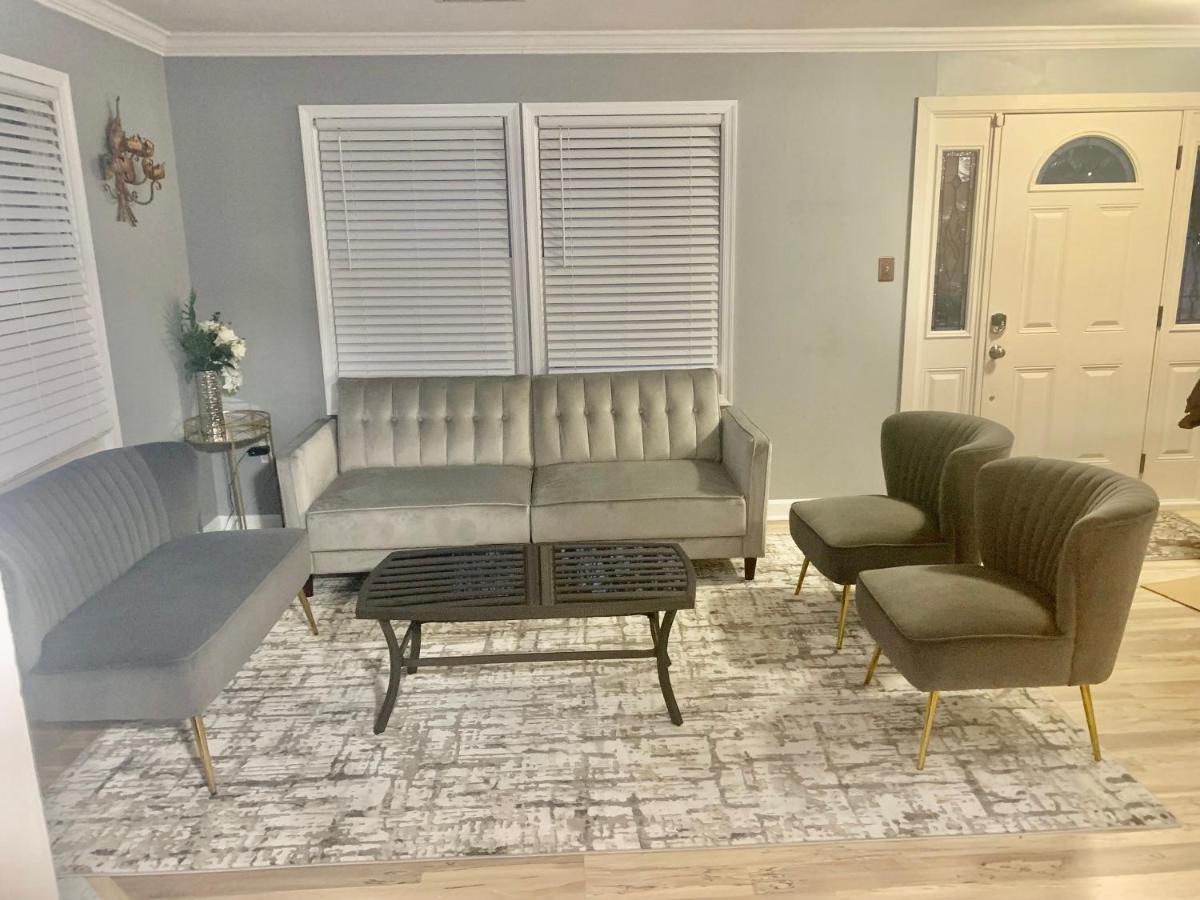  | Cheerful 3 bedroom 2.5 bath. 1 KING bed 2 queens