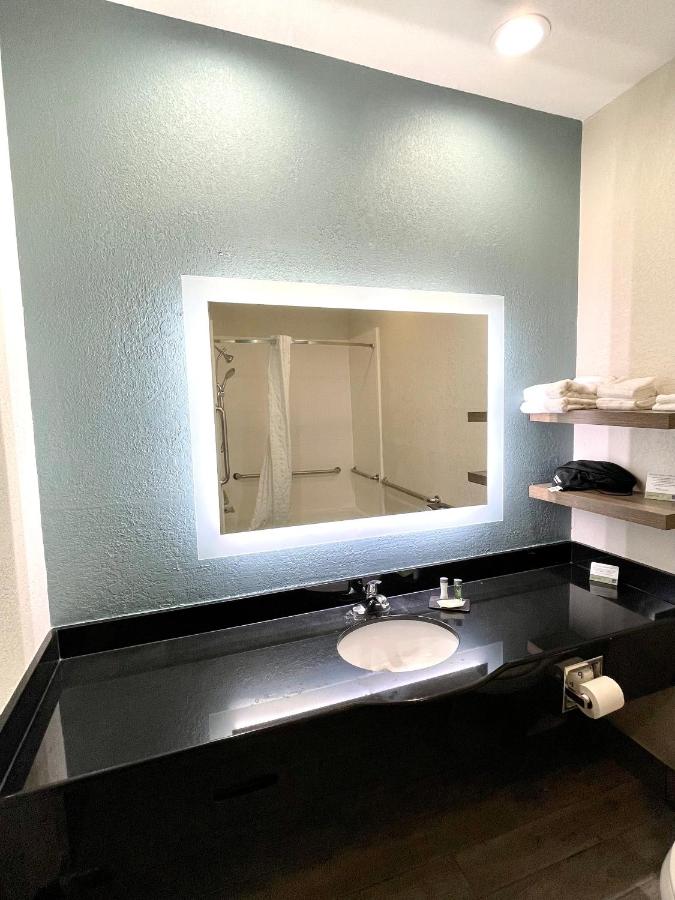 King Suite - Non Smoking at Best Western Niceville-Destin