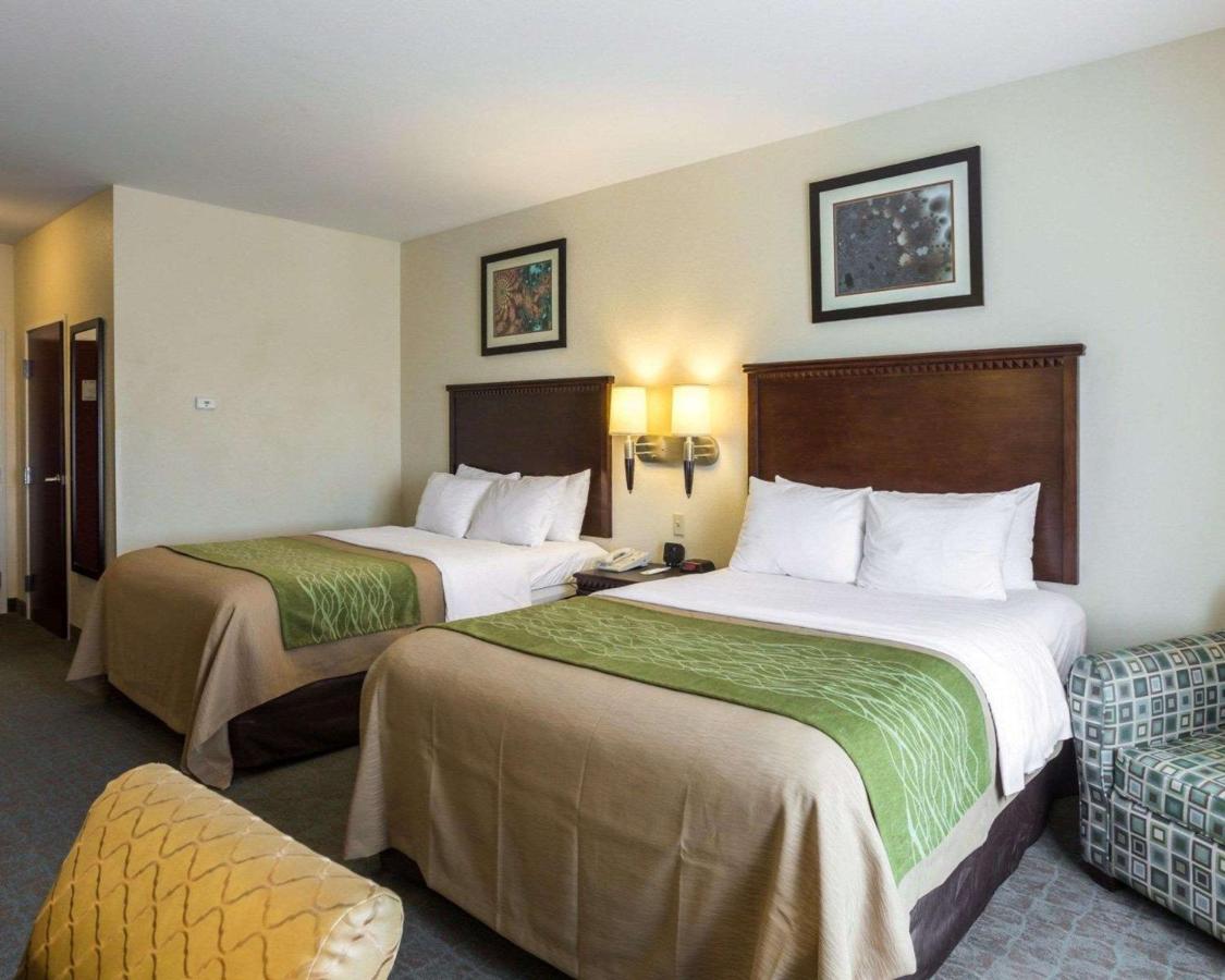 Queen Room with Two Queen Beds - Non-Smoking at Quality Inn Donaldsonville - Gonzales