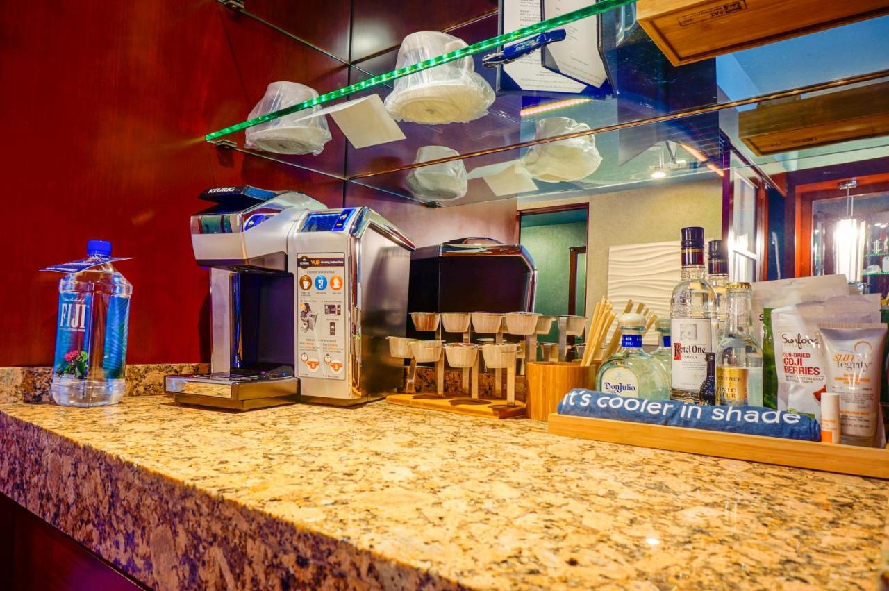 | Shade Hotel Manhattan Beach