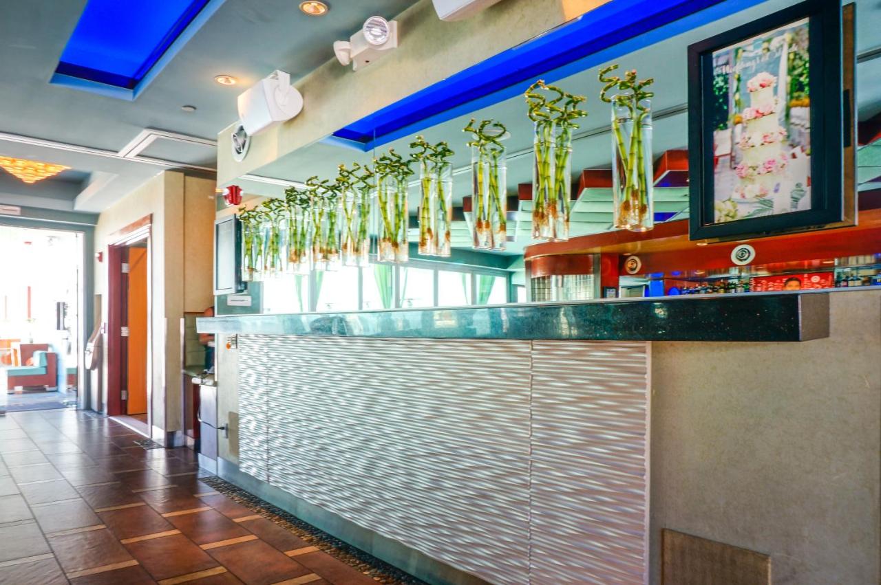 | Shade Hotel Manhattan Beach
