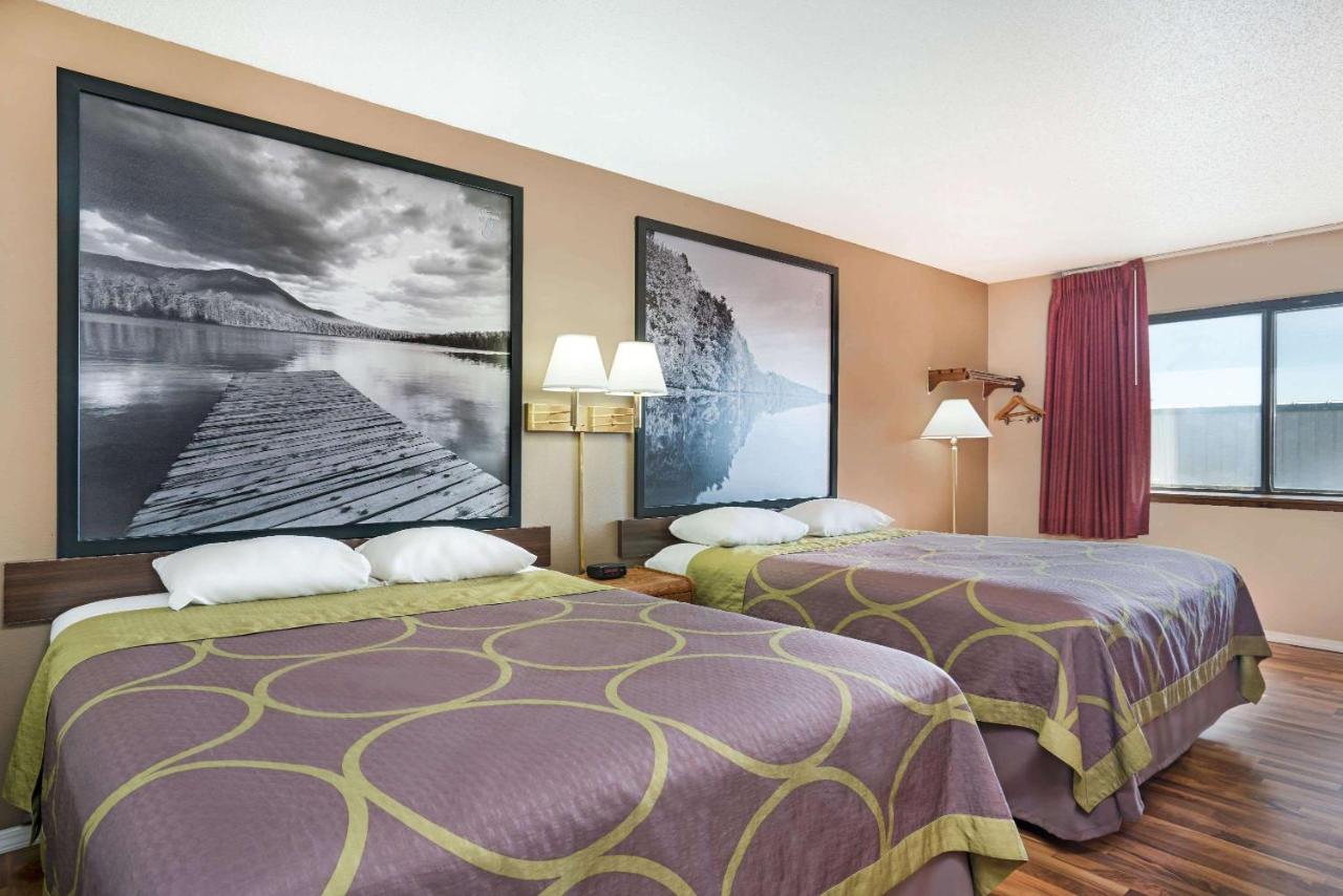 | Super 8 by Wyndham Marshall MN