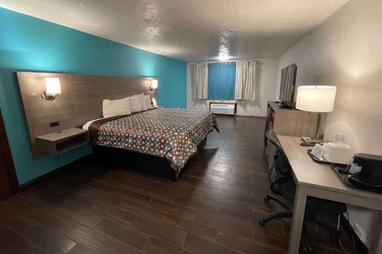 1 King Bed, Dog-Friendly, Non-Smoking at Baymont by Wyndham Bellevue / Omaha