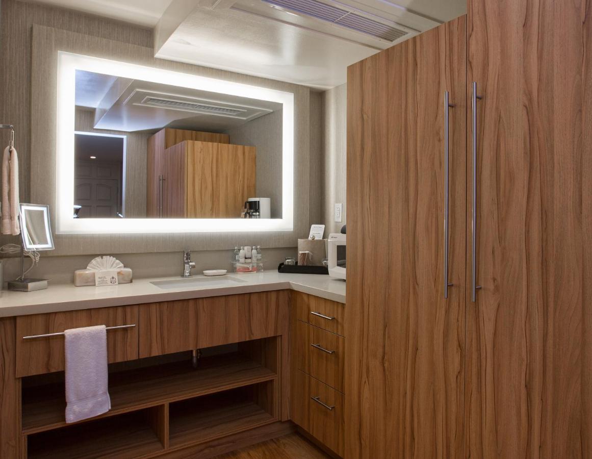 King Room at Hotel Strata