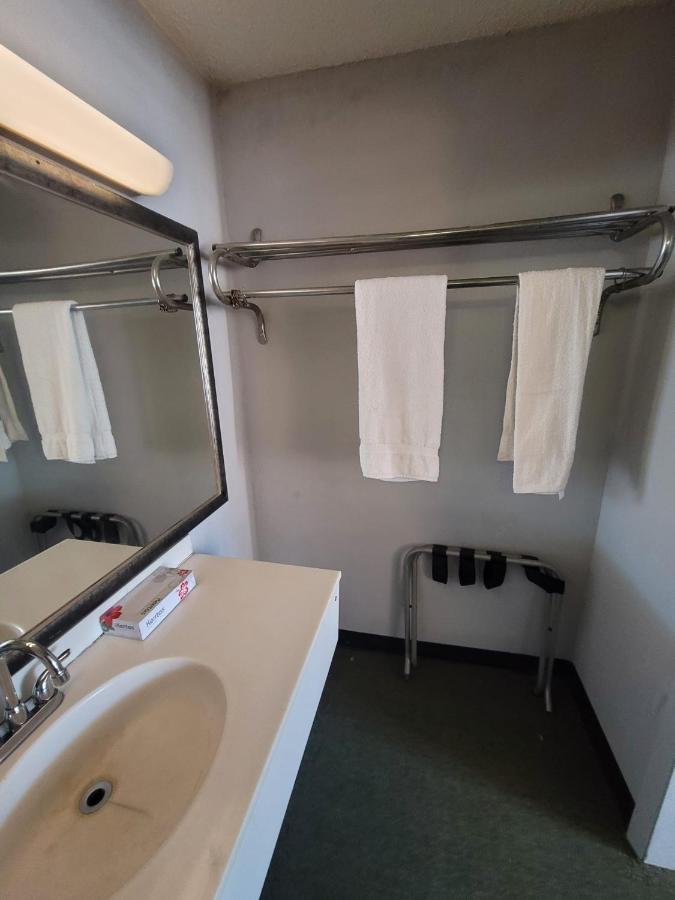  | Executive Inn Henderson