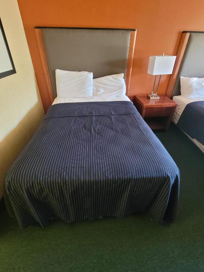  | Executive Inn Henderson