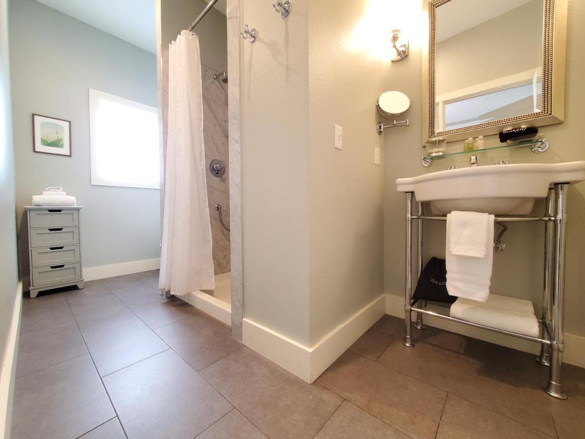 | Mossbrae Hotel