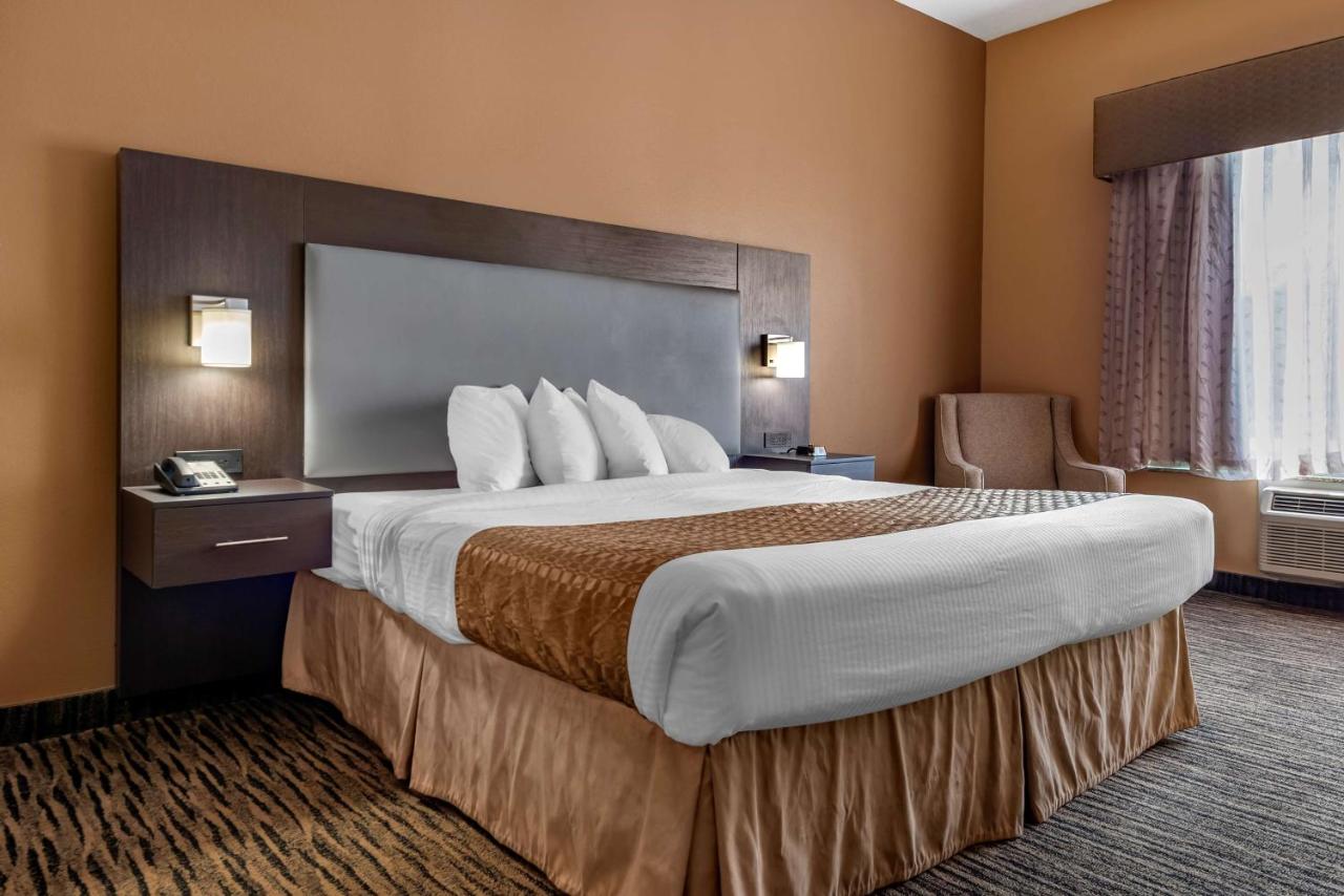 King Room - Non-Smoking at Best Western The Inn At The Fairgrounds
