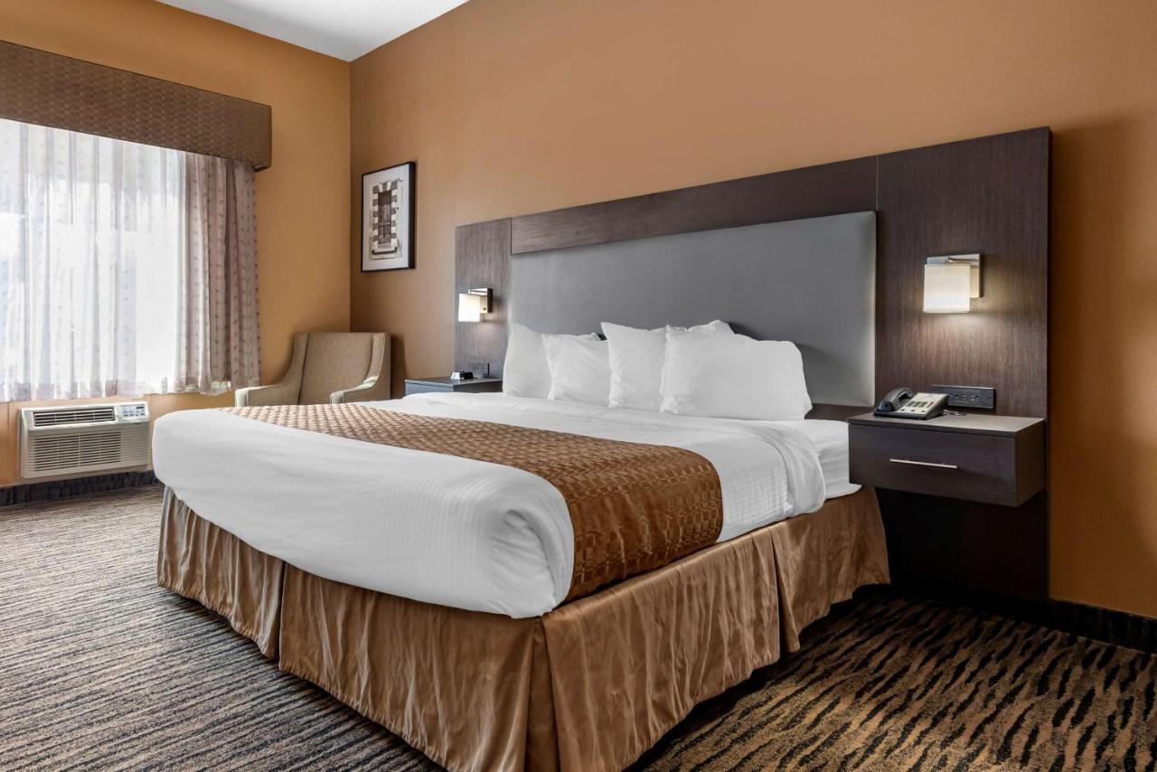 King Room - Non-Smoking at Best Western The Inn At The Fairgrounds