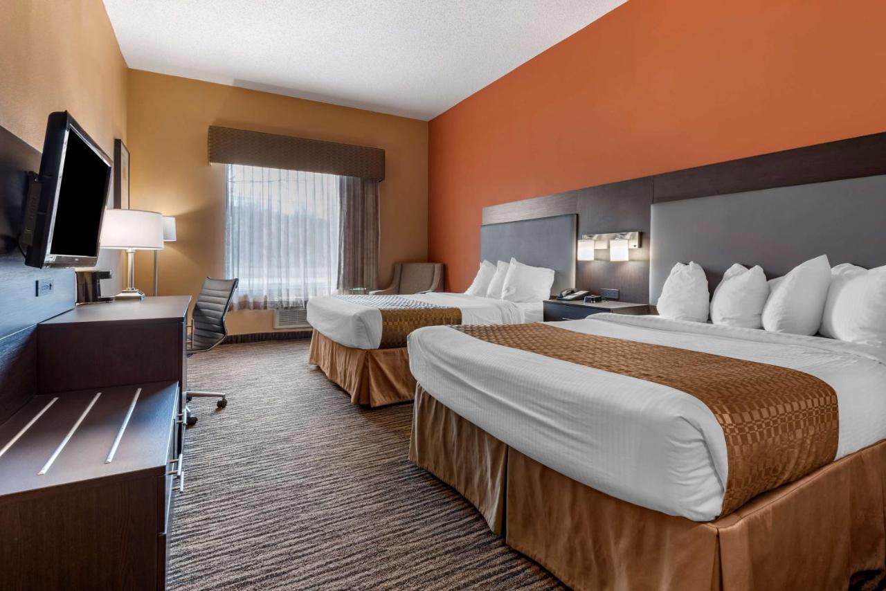 Queen Room with Two Queen Beds at Best Western The Inn At The Fairgrounds