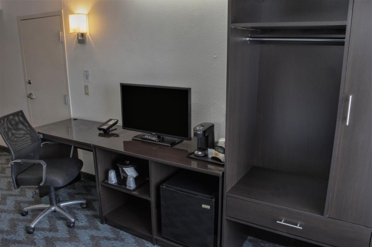  | Quality Suites Lake Wright - Norfolk Airport