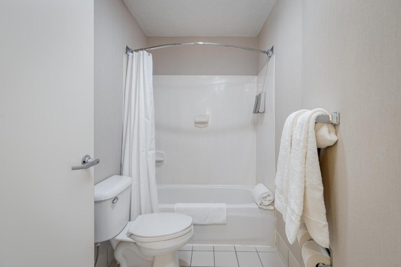 Queen Studio at MySuites Lawton