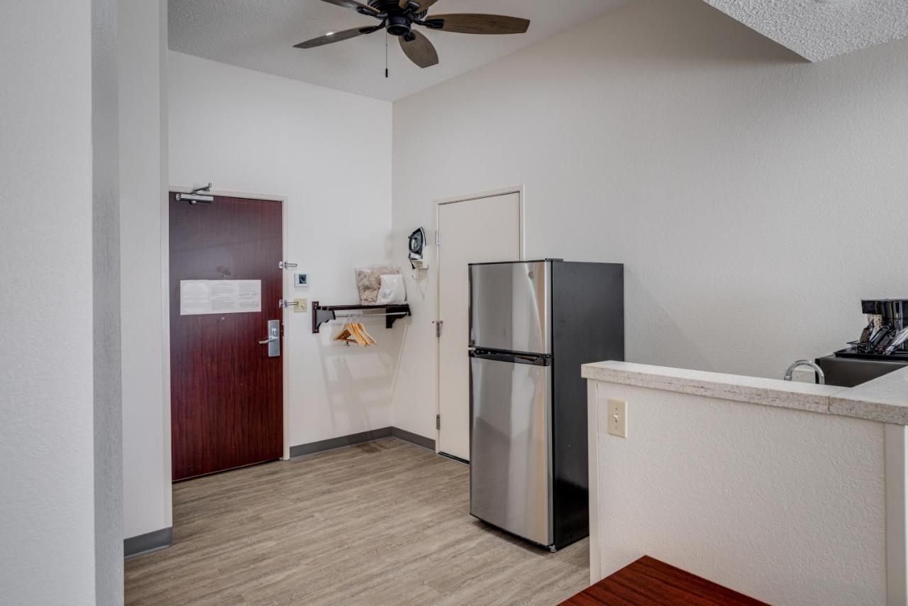 Queen Studio at MySuites Lawton