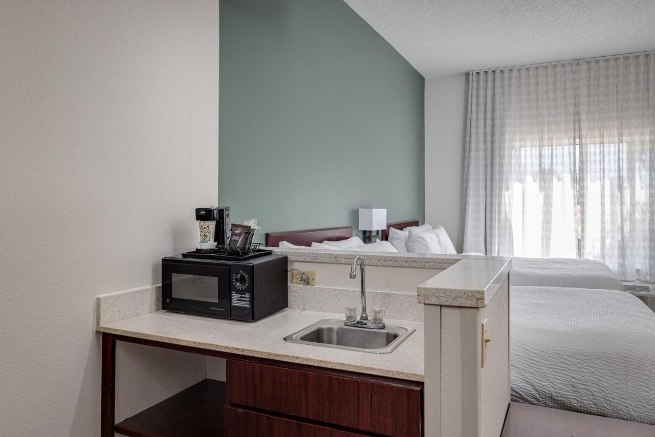 Queen Studio at MySuites Lawton