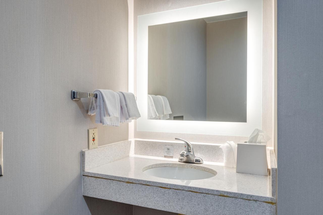 Queen Studio at MySuites Lawton