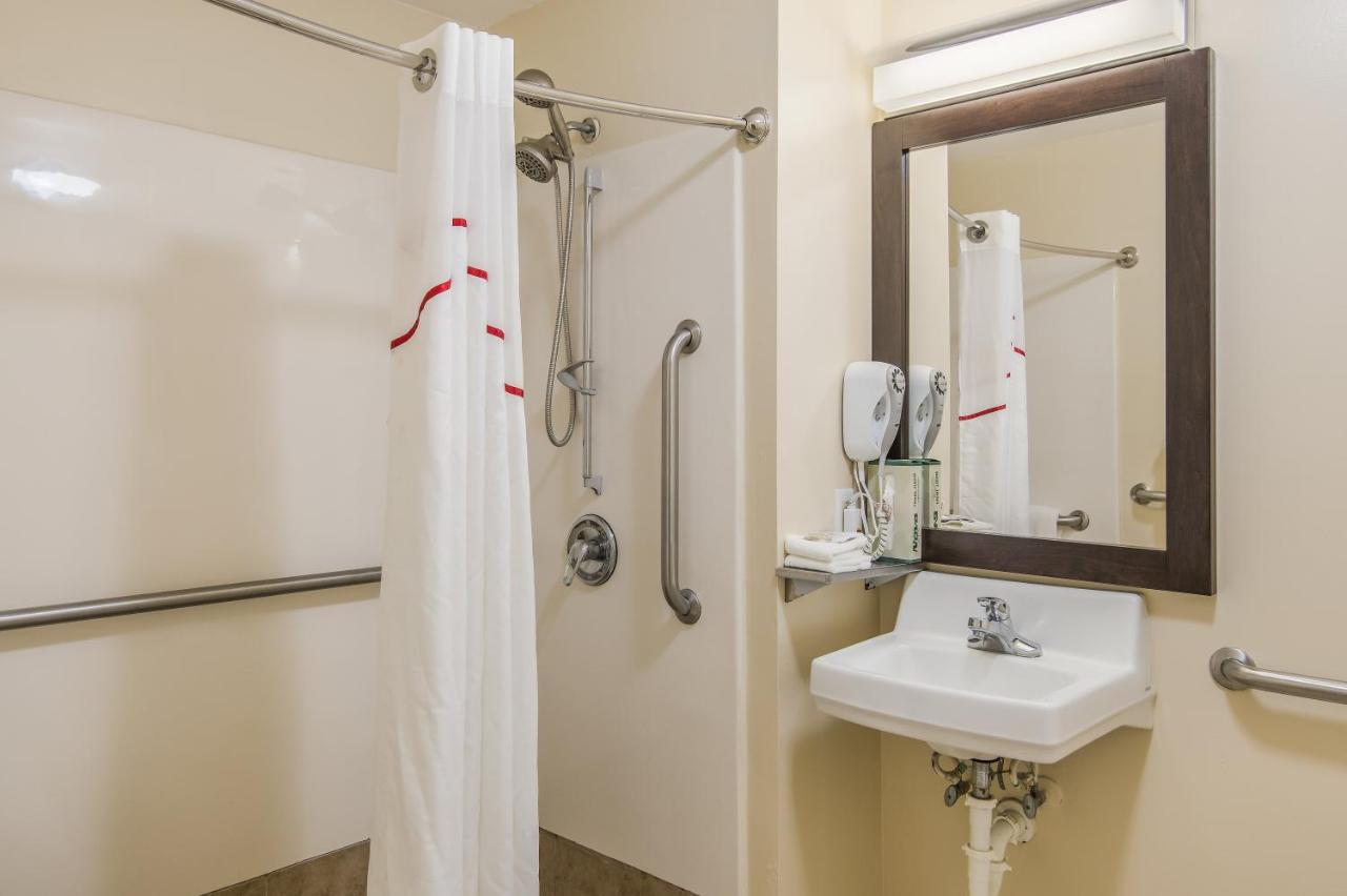 Deluxe Room with Two Queen Beds - Disablity Access/Roll-In Shower Non-Smoking at Red Roof Inn & Suites Pensacola East - Milton