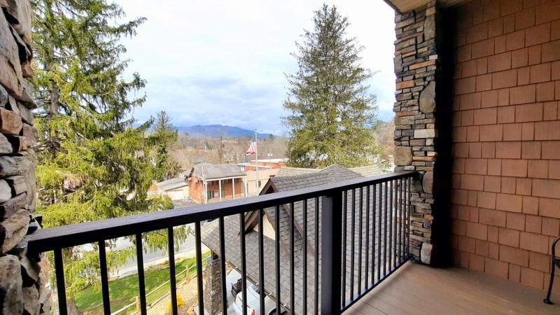 | Stonebrook Lodge Bryson City