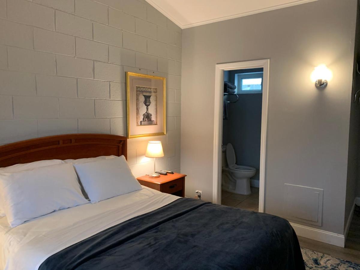 | Hill Top Motel