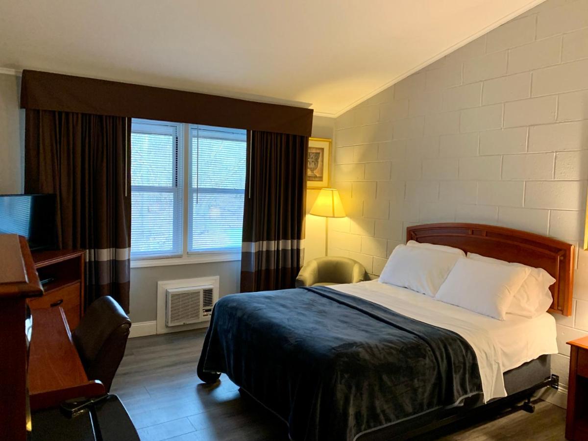 | Hill Top Motel