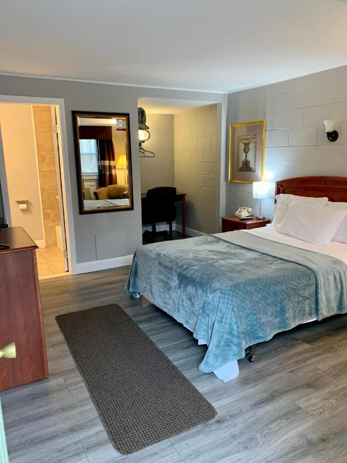 | Hill Top Motel