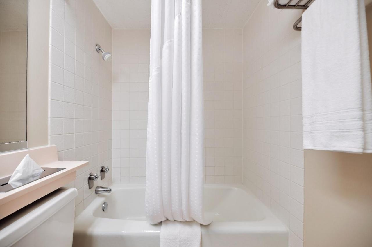 Deluxe Double Room at Glendale Express Hotel Los Angeles