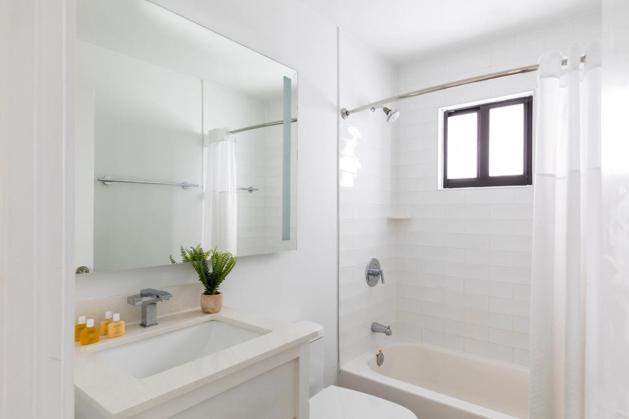Three-Bedroom Suite at La Siesta Resort & Villas