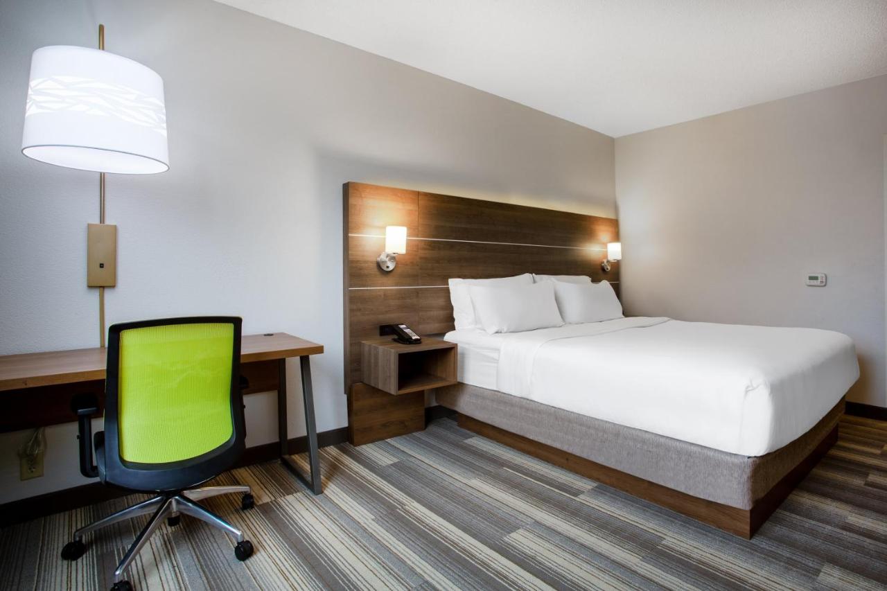 King Room - Mobility Access/Hearing Accessible at Holiday Inn Express & Suites Fort Wayne by IHG