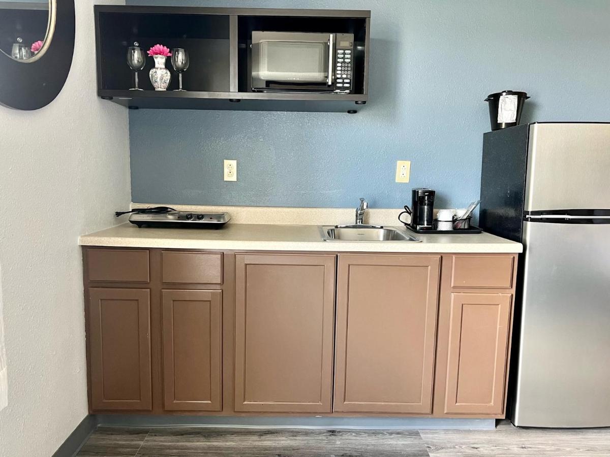 | HomeTowne Studios & Suites Washington