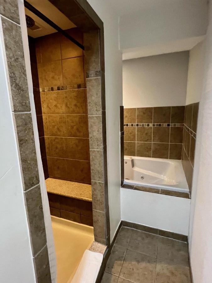| HomeTowne Studios & Suites Washington