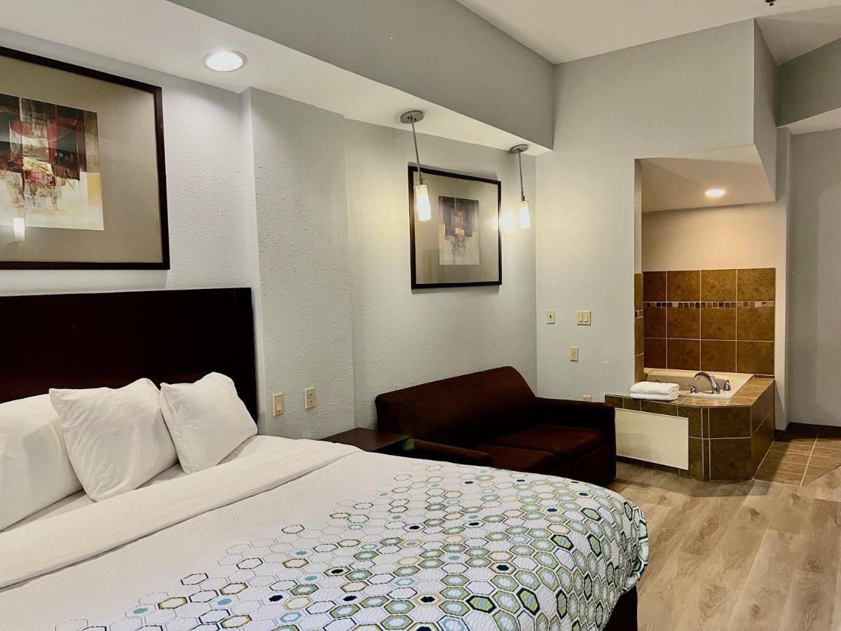 | HomeTowne Studios & Suites Washington