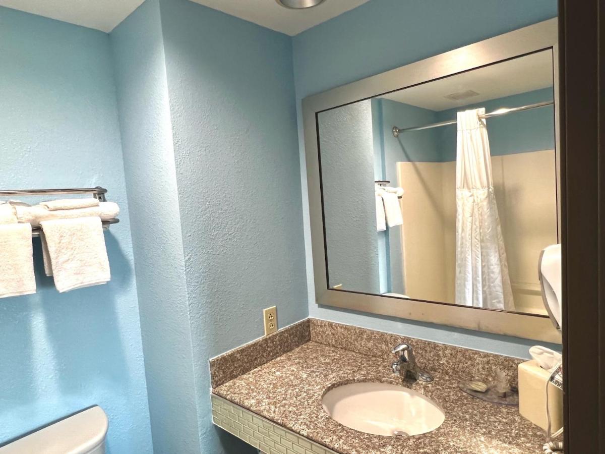  | HomeTowne Studios & Suites Washington