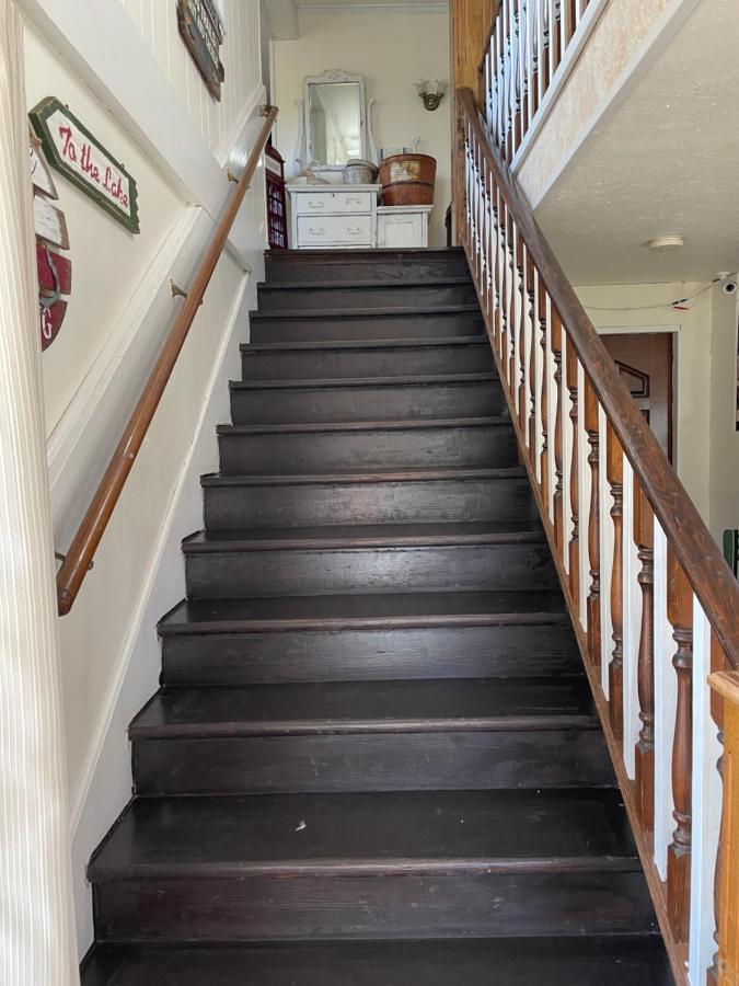 | Foster Lake Inn