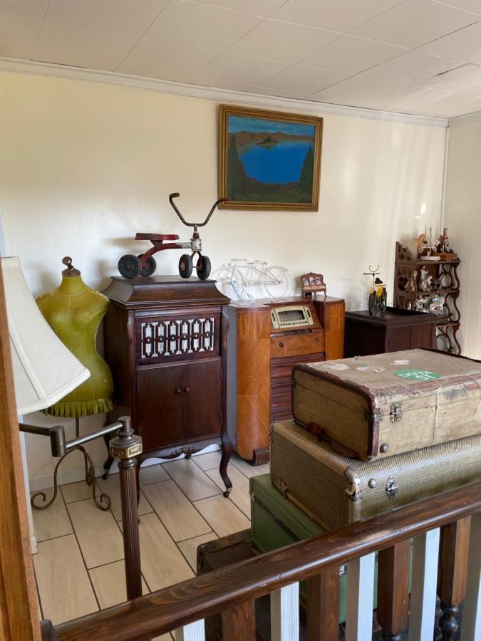| Foster Lake Inn