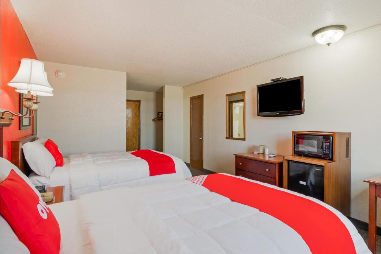 | OYO Hotel Morton East Peoria IL I-74