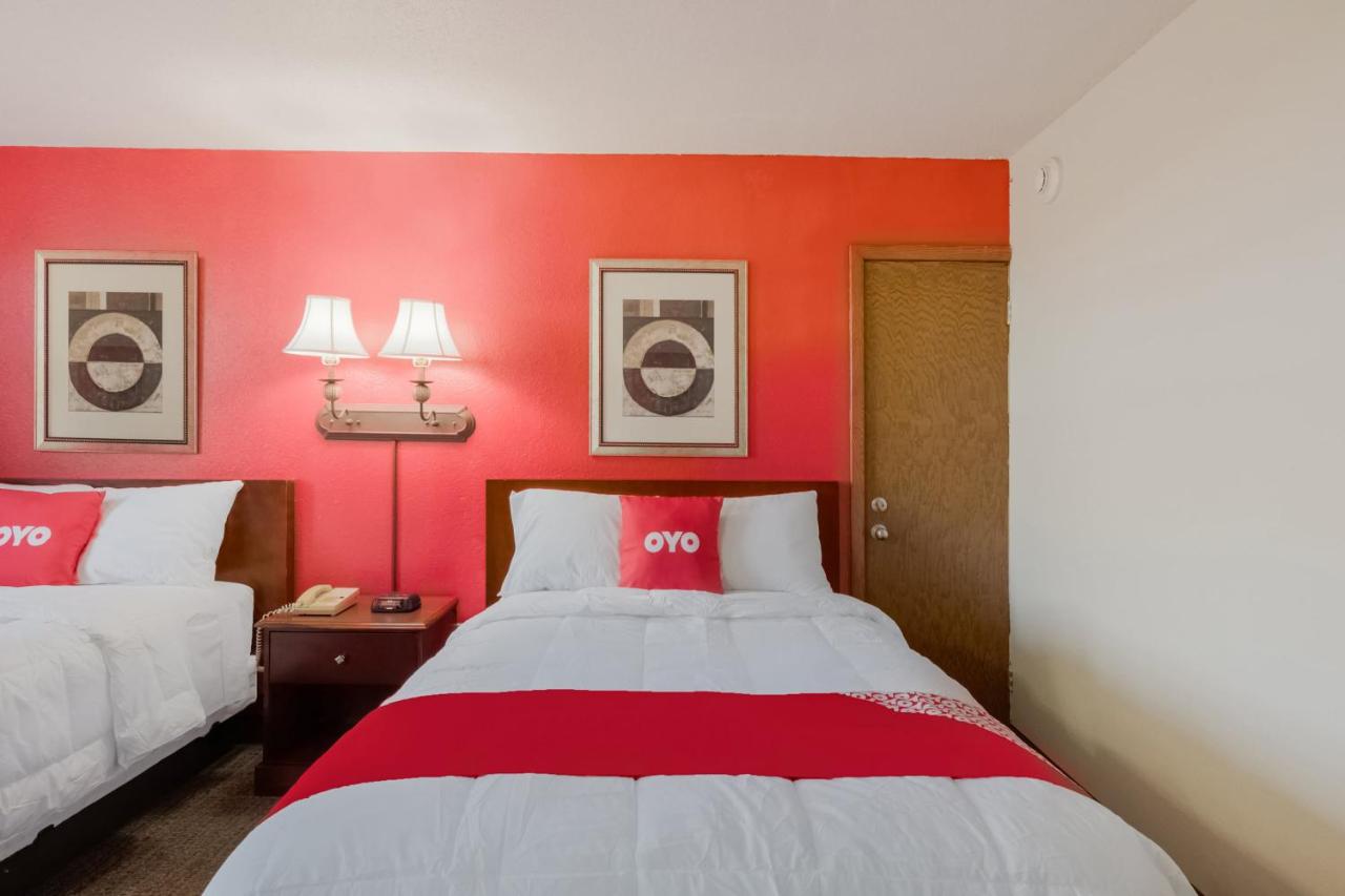 | OYO Hotel Morton East Peoria IL I-74